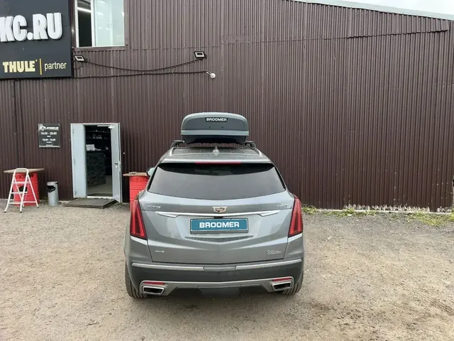 автобокс BROOMER Venture L на Cadillac XT5 — общий вид автомобиля с установленным автобоксом