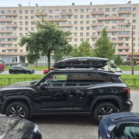автобокс BROOMER Venture XL на Haval H7 — общий вид автомобиля с установленным автобоксом